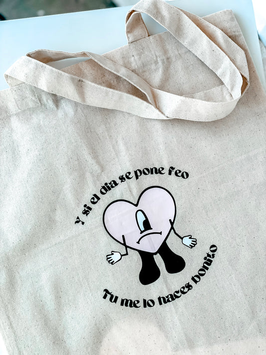 Bolsa de mano con forma de corazón de Bad Bunny